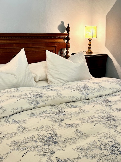 Queen Room with Garden View